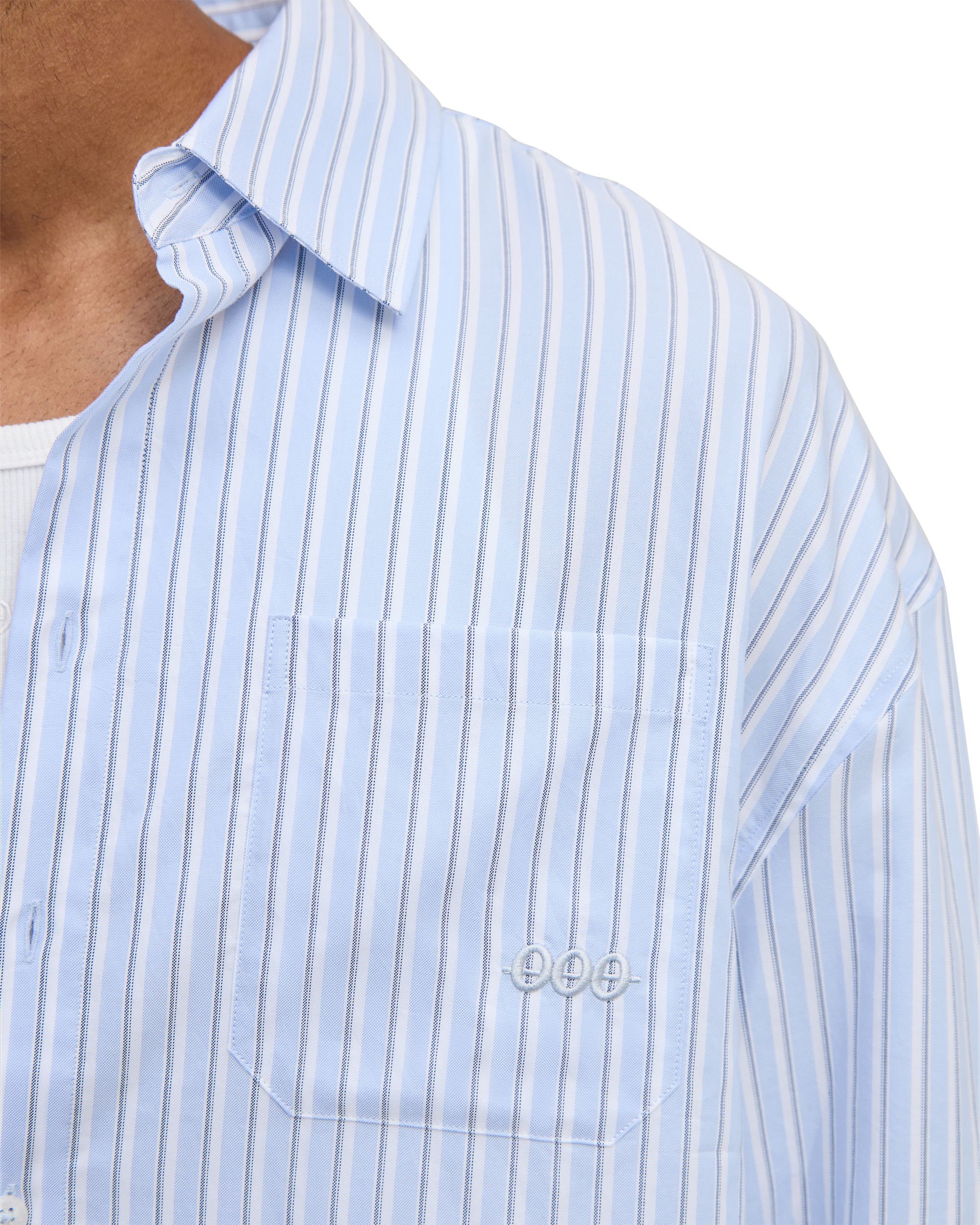 Blue shirt - detail