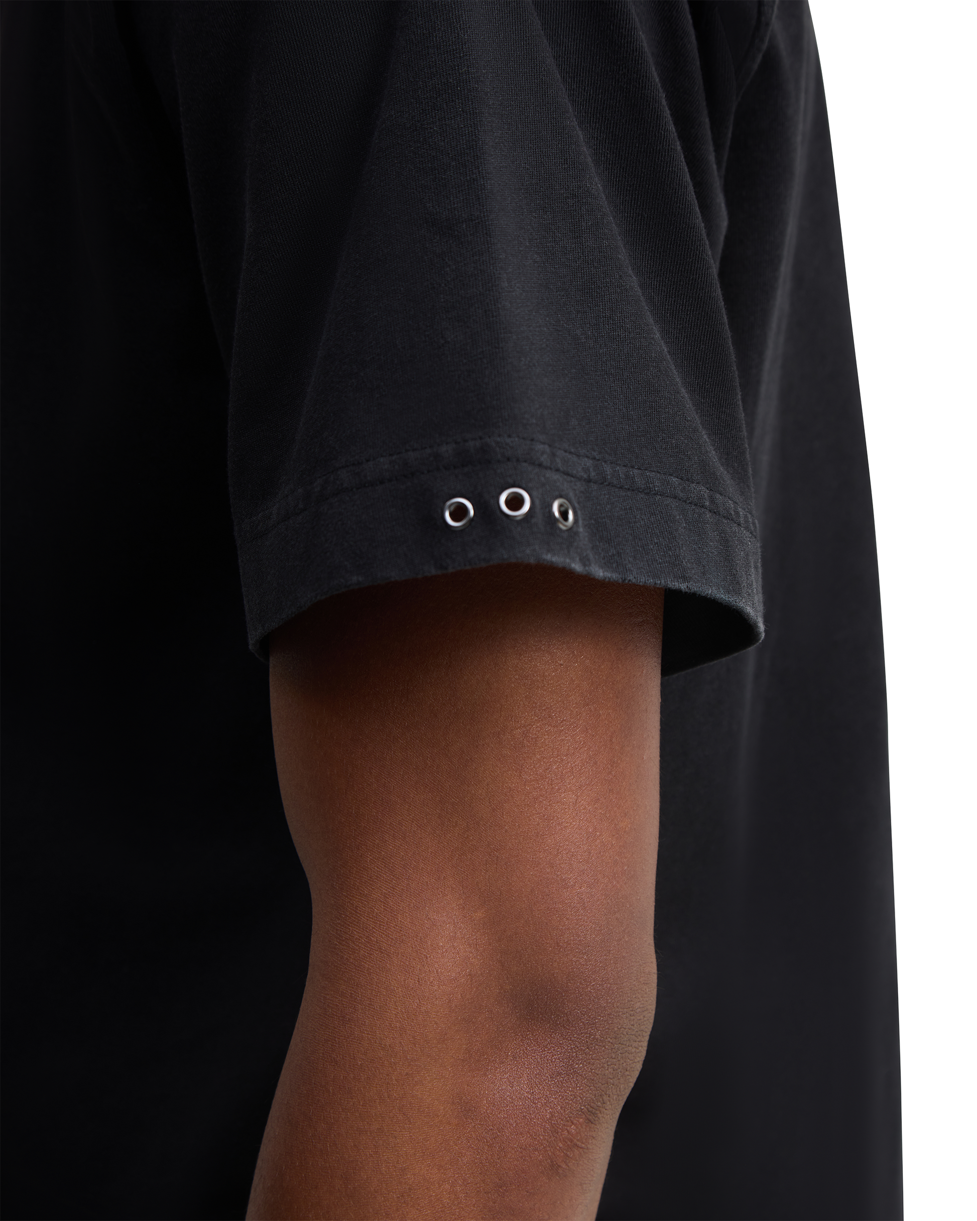 Black regular T-shirt detail